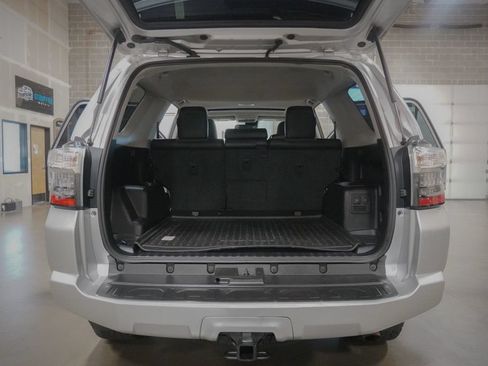 Used 2022 Toyota 4Runner SR5 Premium w/ Moonroof Package AWD/4WD image 6