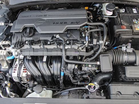 New 2025 Hyundai Elantra Sport image 9