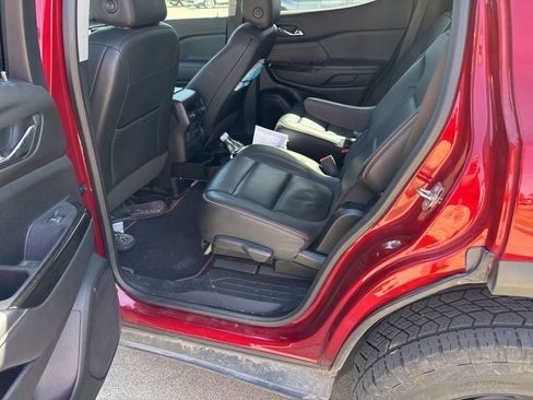 Used 2022 GMC Acadia AT4 w/ Technology Package image 10