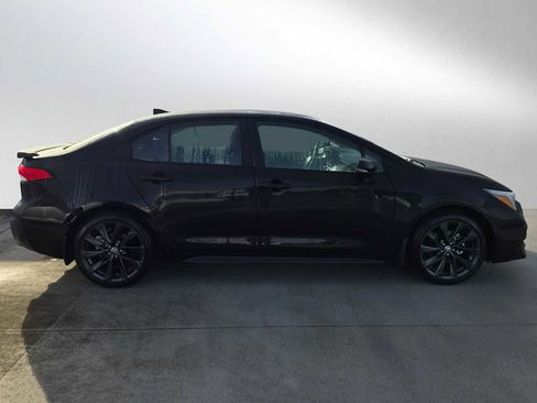 Certified 2025 Toyota Corolla SE image 2