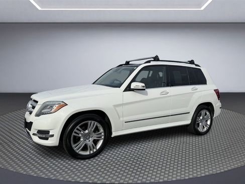 Used 2015 Mercedes-Benz GLK 350 4MATIC image 2