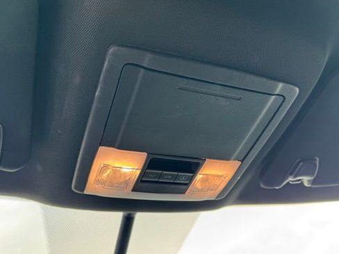 Used 2019 Ford Explorer XLT w/ Equipment Group 202A image 27