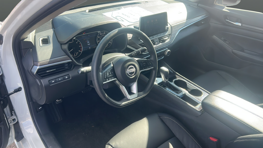 Used 2024 Nissan Altima 2.5 SV FWD image 10