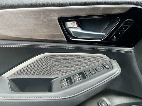 Used 2024 Acura MDX SH-AWD w/ Advance Package image 18