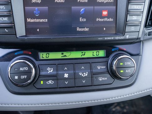 Used 2018 Toyota RAV4 Limited AWD/4WD image 20