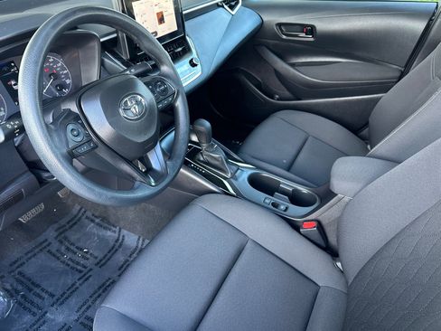 Used 2025 Toyota Corolla LE image 12
