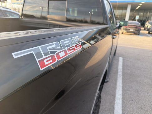 Used 2019 Chevrolet Silverado 1500 LT Trail Boss image 3