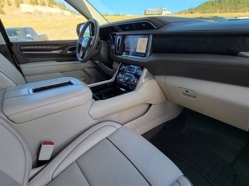 Used 2021 GMC Yukon XL Denali w/ Denali Premium Package image 48