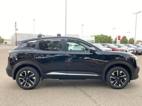 New 2026 Nissan Kicks SV w/ SV Premium Package image 6