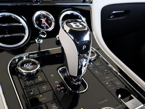 Used 2024 Bentley Continental GT V8 image 30