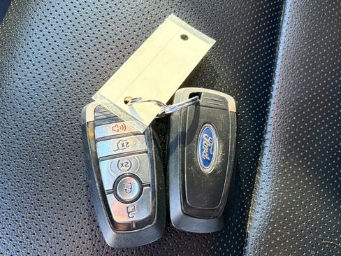 Used 2020 Ford Escape SEL image 34