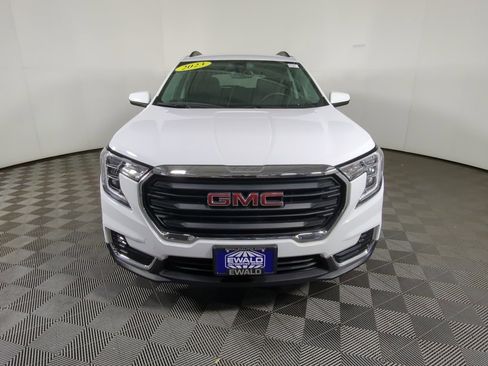 Used 2023 GMC Terrain SLE w/ Driver Convenience Package image 8