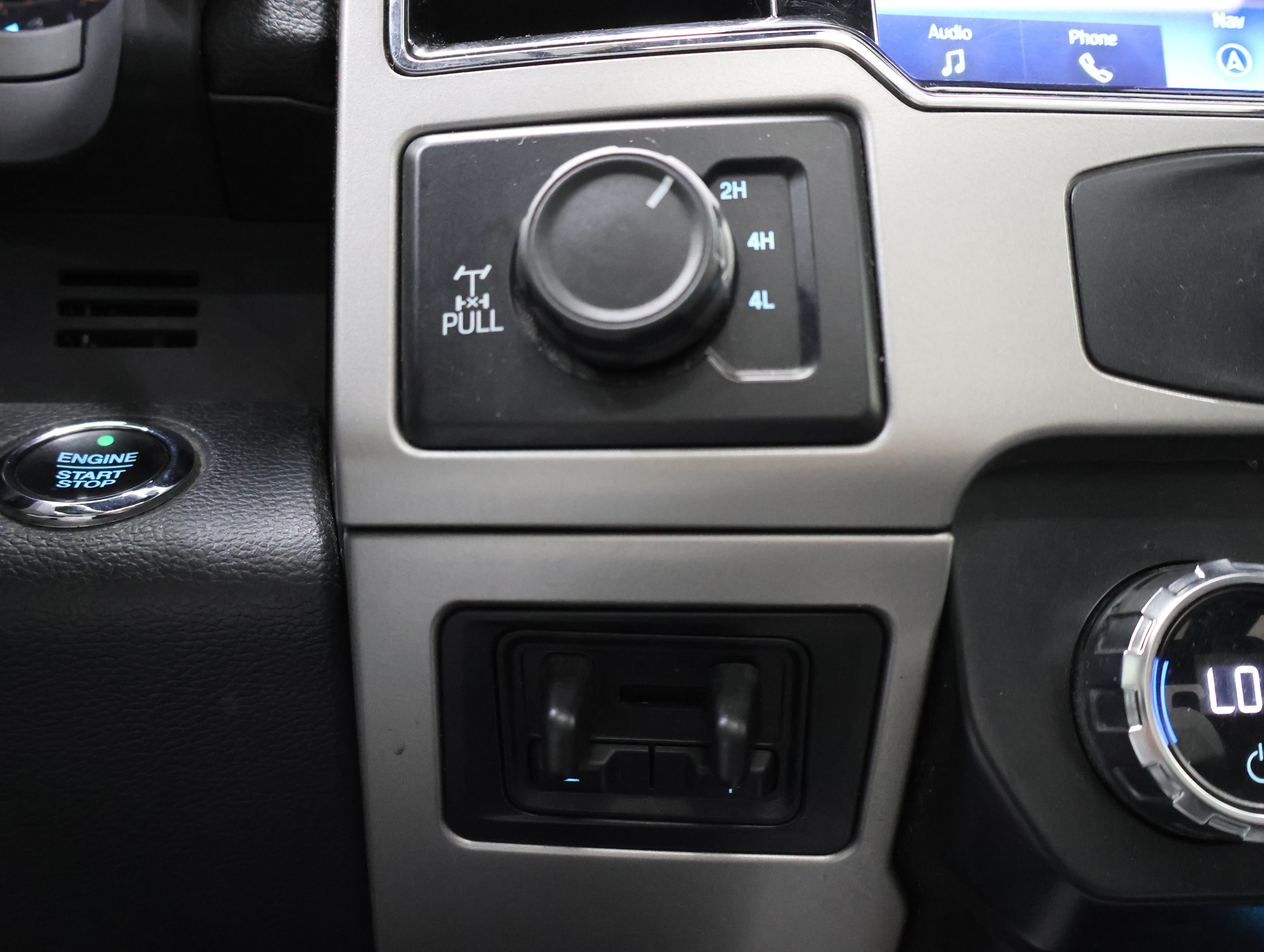 Used 2022 Ford F250 Lariat w/ Black Appearance Package AWD/4WD image 44