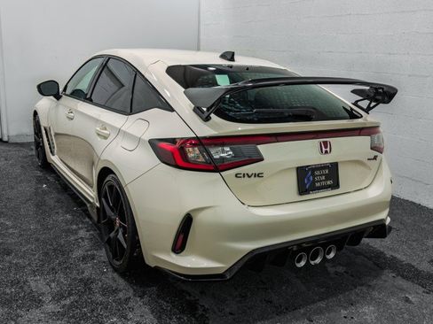 Used 2025 Honda Civic Type R image 6