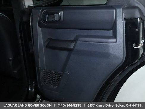Used 2025 Ford Bronco Badlands AWD/4WD image 36