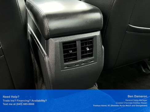 Used 2010 Chrysler 300 Touring RWD image 16