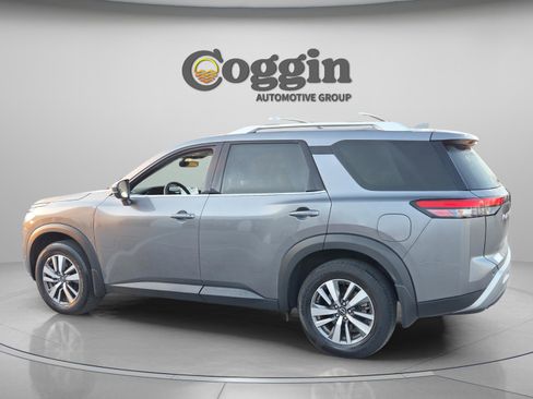 Certified 2024 Nissan Pathfinder SL w/ Cargo Package image 3