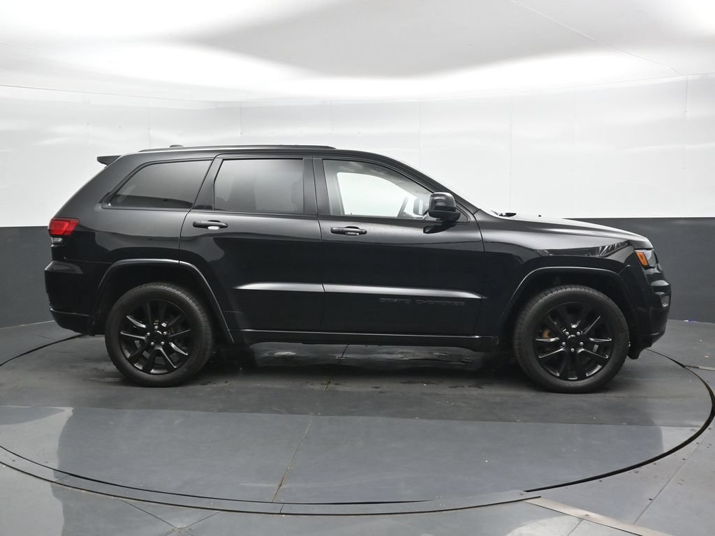 Used 2021 Jeep Grand Cherokee Laredo X AWD/4WD image 5