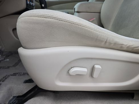 Used 2014 Nissan Pathfinder SV AWD/4WD image 28