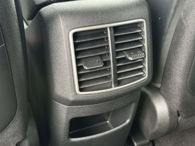Used 2023 Kia Sportage EX AWD/4WD image 18