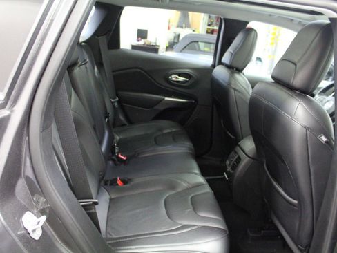 Used 2019 Jeep Cherokee Limited AWD/4WD image 26