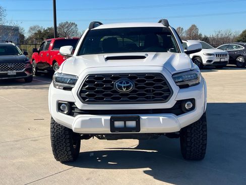 Used 2021 Toyota Tacoma TRD Sport w/ Technology Package image 2