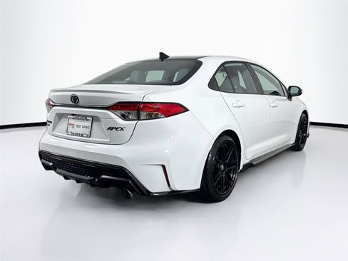 Certified 2022 Toyota Corolla SE w/ Carpet Mat Package (TMS) image 2