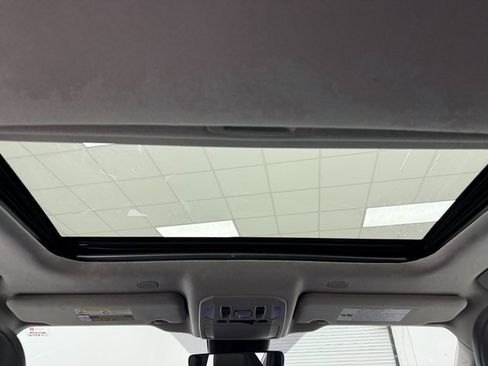 Used 2023 Toyota Highlander XLE image 33