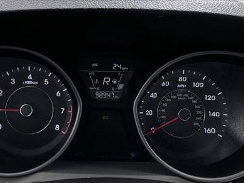 Used 2016 Hyundai Elantra SE w/ Option Group 02 FWD image 12