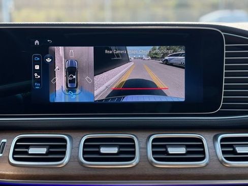 Used 2025 Mercedes-Benz GLE 350 4MATIC image 35