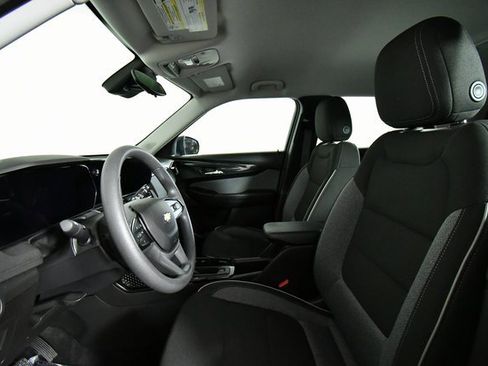 Used 2024 Chevrolet TrailBlazer LS image 5