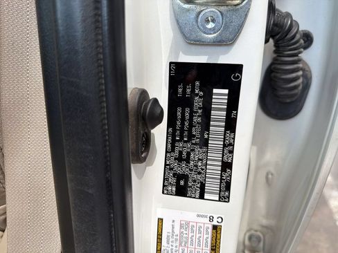 Used 2022 Toyota 4Runner Limited AWD/4WD image 6