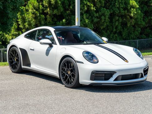 Certified 2022 Porsche 911 Carrera GTS image 9