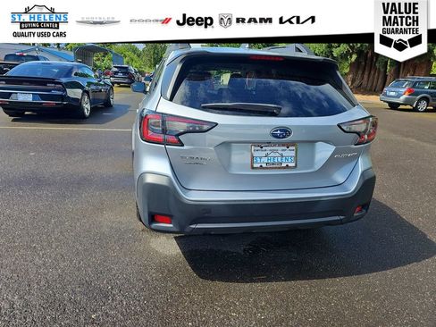 Used 2023 Subaru Outback Premium AWD/4WD image 5
