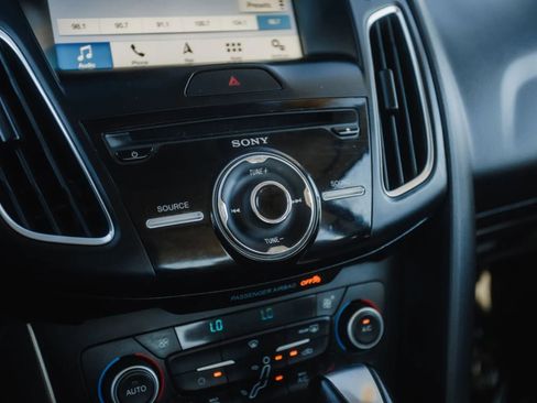 Used 2018 Ford Focus Titanium image 23