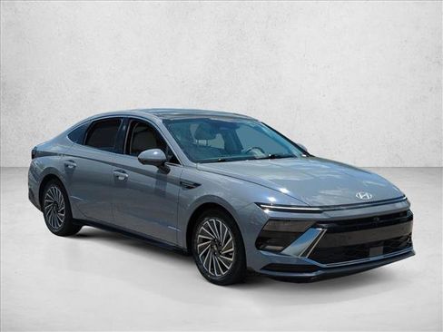 Used 2024 Hyundai Sonata Limited FWD image 3