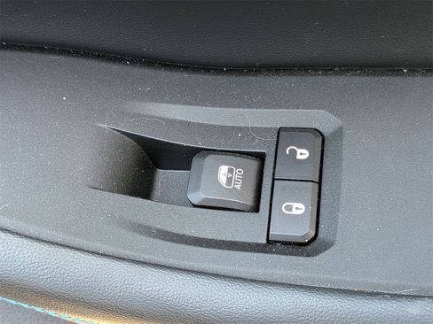 Used 2023 Jeep Grand Cherokee Trailhawk image 35