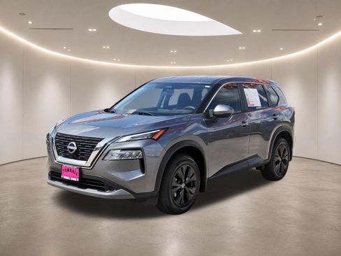 Used 2023 Nissan Rogue SV FWD image 3