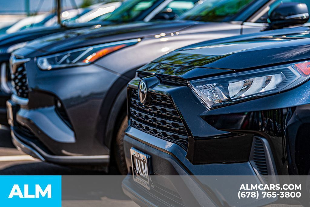 Used 2025 Toyota Camry LE FWD image 57