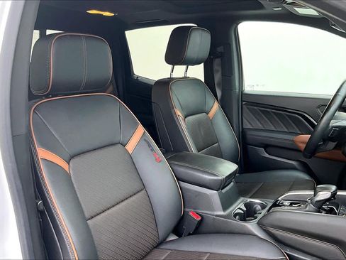 Used 2023 GMC Canyon AT4 w/ AT4 Premium Package image 9