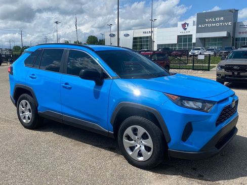 Used 2020 Toyota RAV4 LE FWD image 8