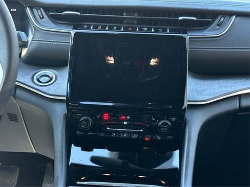 Used 2024 Jeep Grand Cherokee Limited RWD image 20