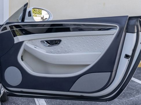 Used 2020 Bentley Continental GT image 25