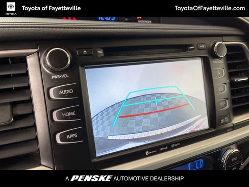 Used 2017 Toyota Highlander SE image 33
