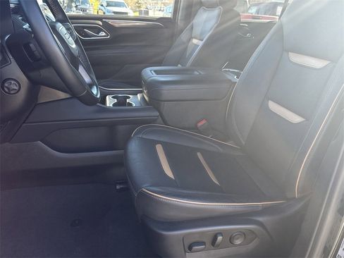 Used 2023 GMC Yukon AT4 w/ AT4 Premium Plus Package image 8
