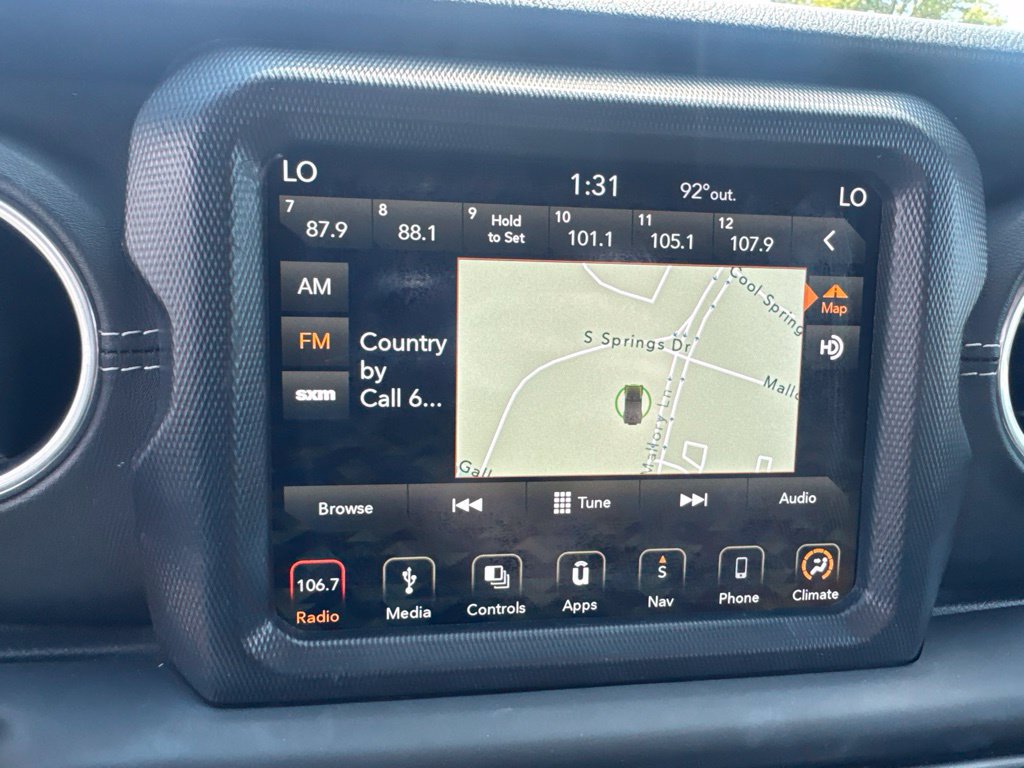 Used 2018 Jeep Wrangler Unlimited Sahara AWD/4WD image 18