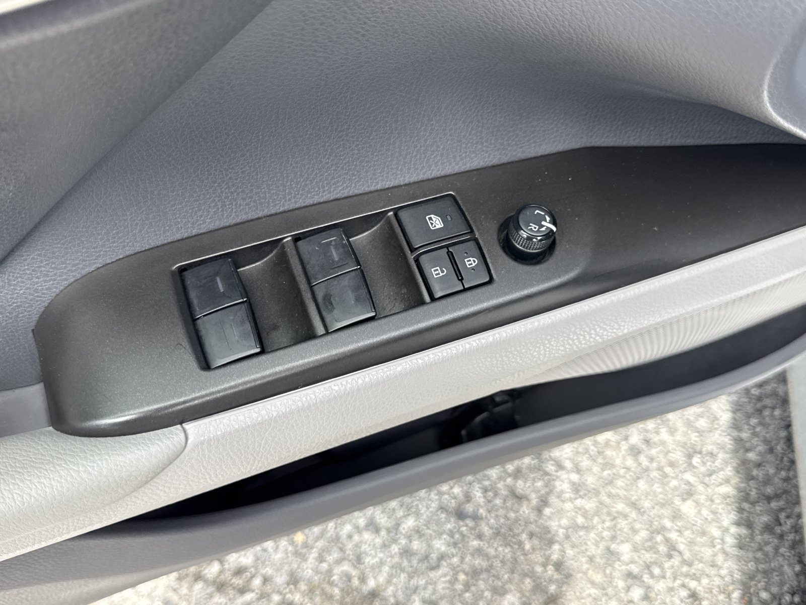 Used 2024 Toyota Camry LE w/ Convenience Package FWD image 14