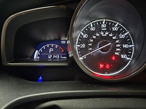 Used 2017 MAZDA MAZDA3 Touring image 11