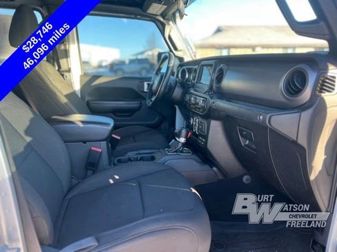Used 2022 Jeep Gladiator Willys image 24