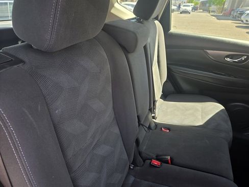 Used 2016 Nissan Rogue S image 10